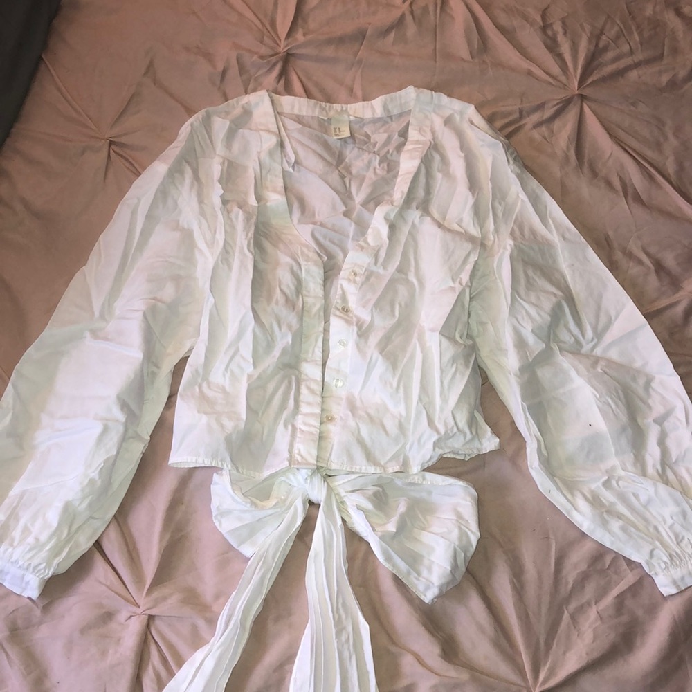 Button blouse with bow